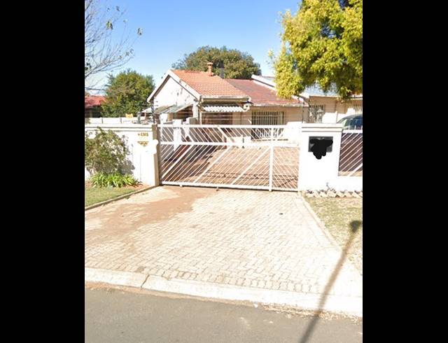 4 BEDROOM TOWNHOUSE FOR SALE IN BENONI CENTRAL